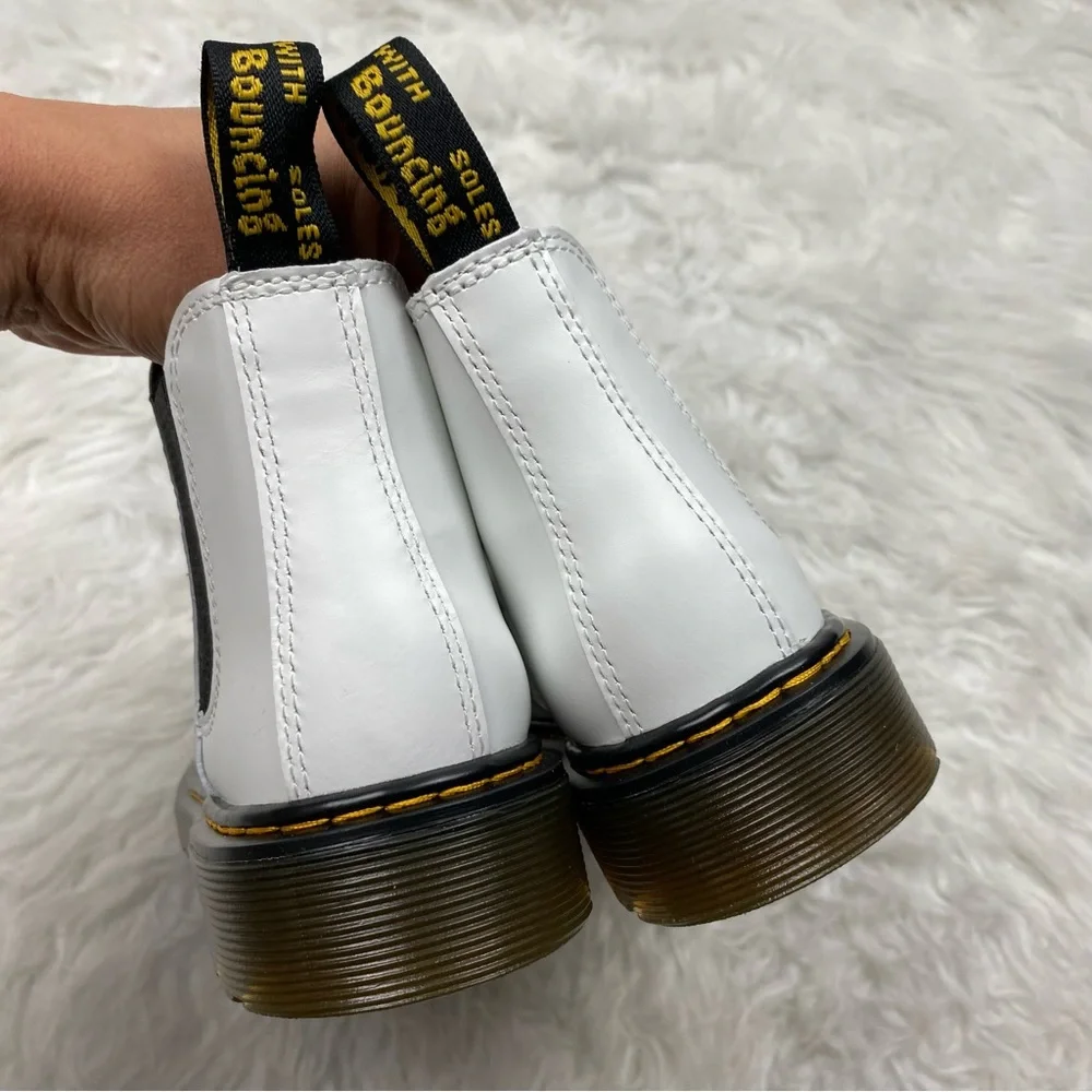 DR DOC MARTENS 2976 Quad Chelsea White Leather Romario Boots US Kids Sz 3 EU 34 - Picture 5 of 11